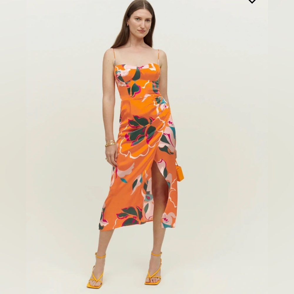 Reformation dress. New without tag, only tried on in the store. Size: 2